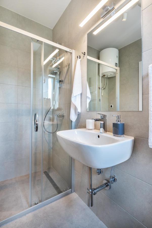 Studio Apartment Financial Park Belgrade Exterior photo